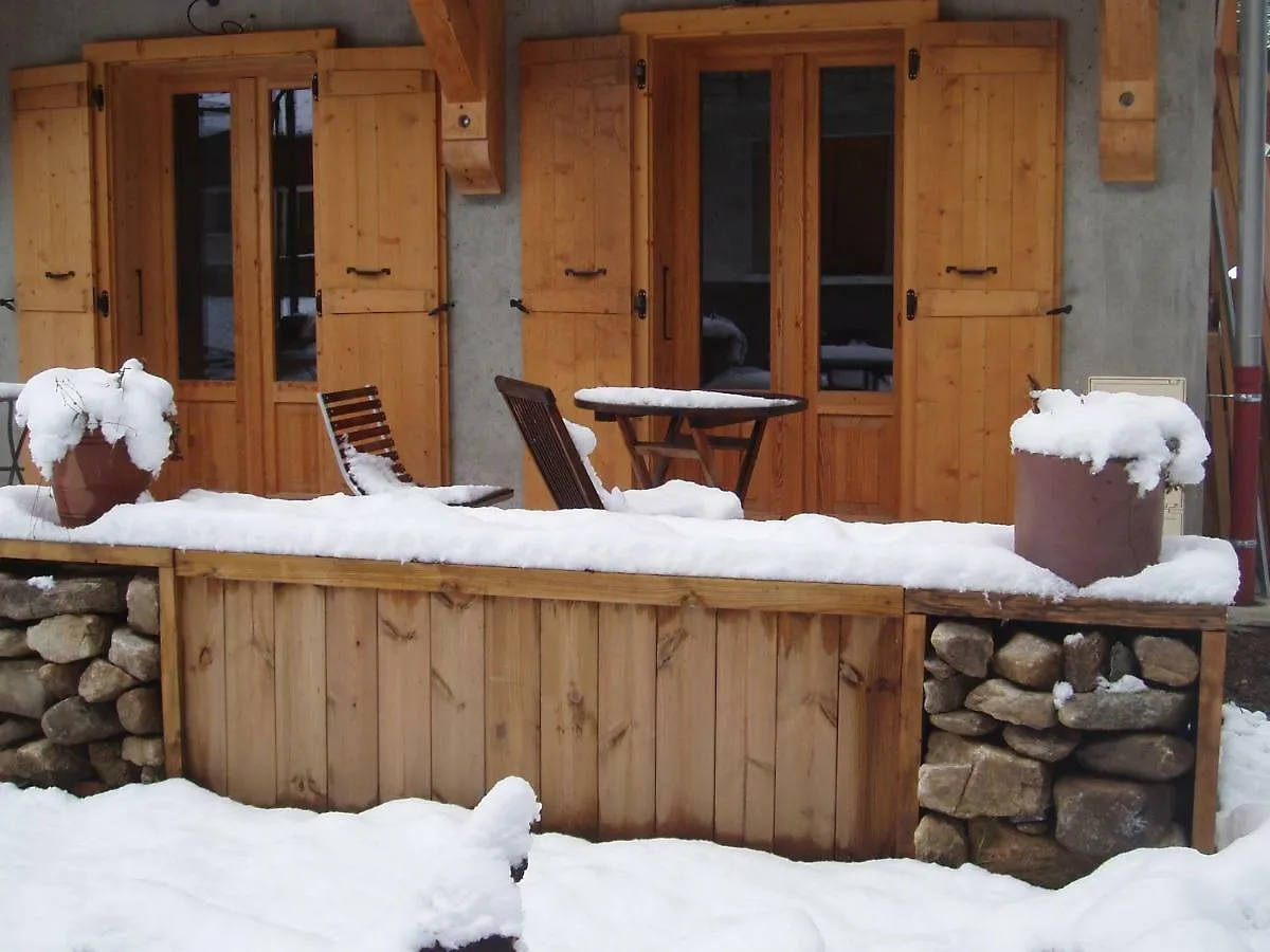 Chalet Rum Doodle Bed & Breakfast Pralognan-la-Vanoise 0*,  France